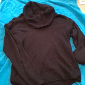 Women’s sweater size M